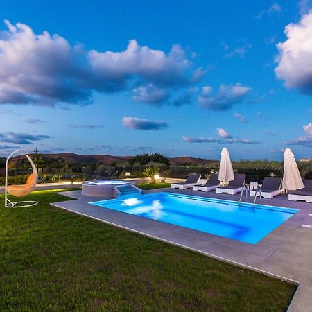Evangelos Villas, Lavish Touch, By Thinkvilla Angeliana  Luaran gambar