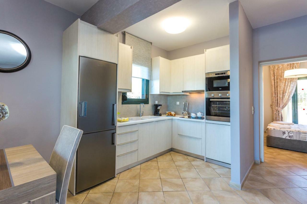 Evangelos Villas, Lavish Touch, By Thinkvilla Angeliana  Luaran gambar