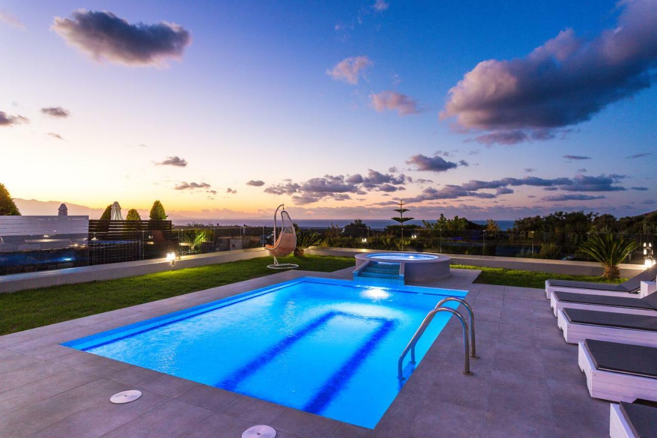 Evangelos Villas, Lavish Touch, By Thinkvilla Angeliana  Luaran gambar