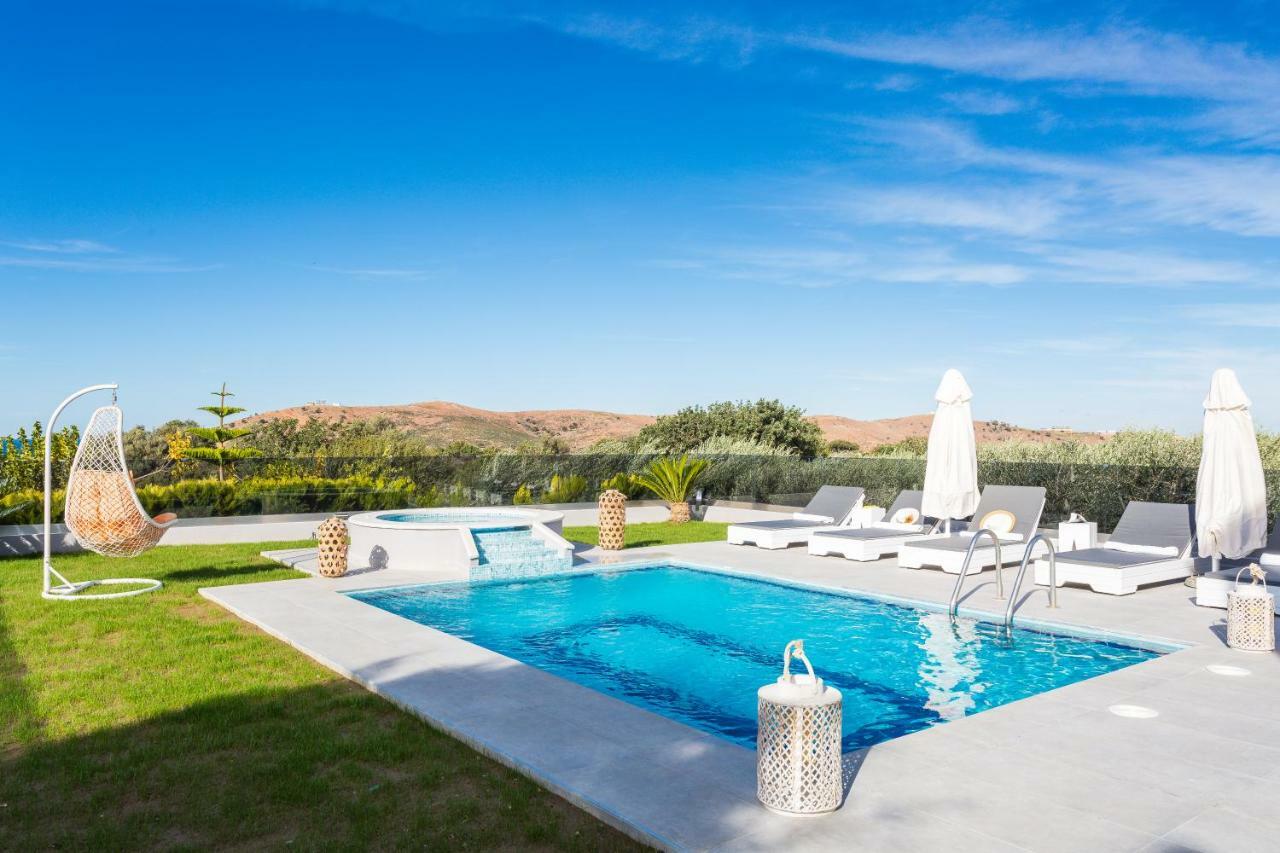 Evangelos Villas, Lavish Touch, By Thinkvilla Angeliana  Luaran gambar