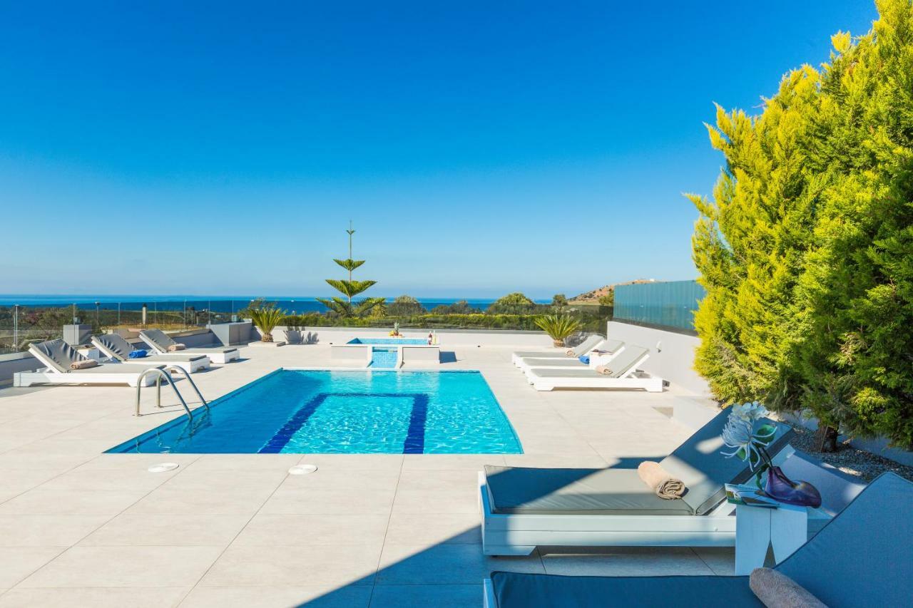 Evangelos Villas, Lavish Touch, By Thinkvilla Angeliana  Luaran gambar